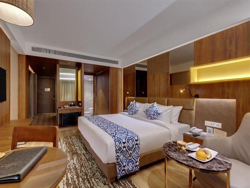 Leo Resorts Junagadh Esterno foto