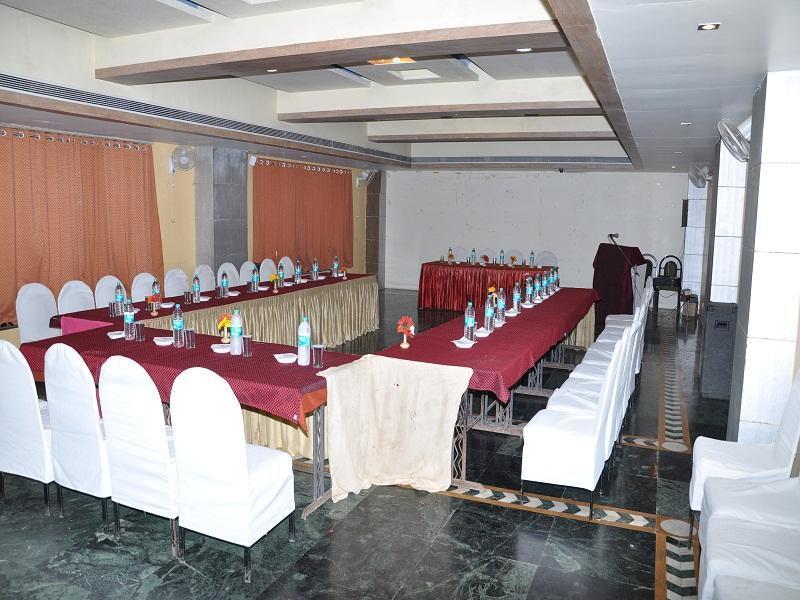 Leo Resorts Junagadh Esterno foto