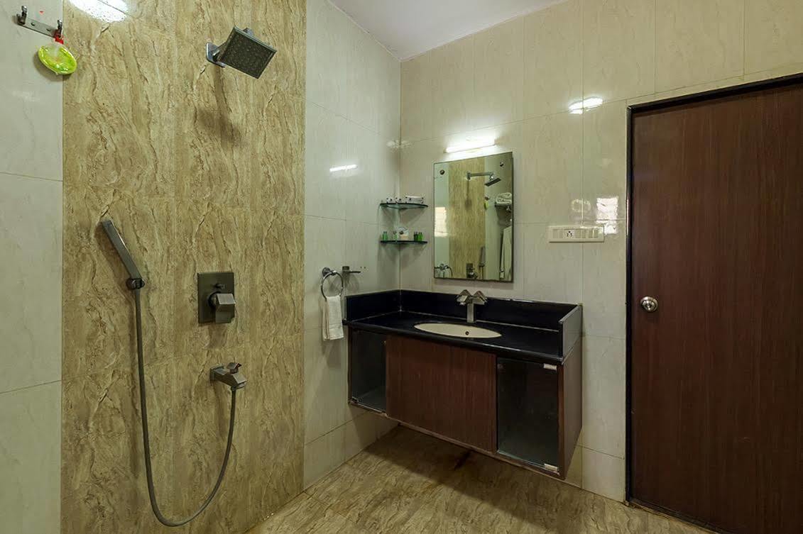 Leo Resorts Junagadh Esterno foto